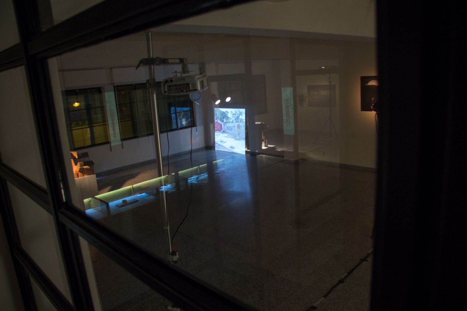 Romantso gallery. The image depicts the installation Absence.